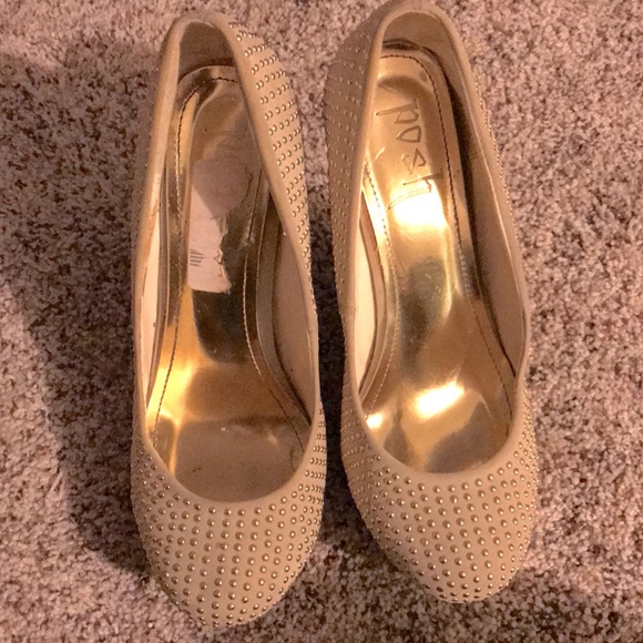 Heels - Picture 3 of 3